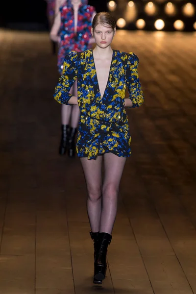 Look 64